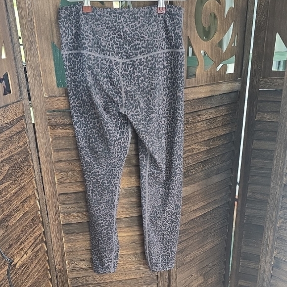 Varley Animal Print Leggings - Picture 4 of 5